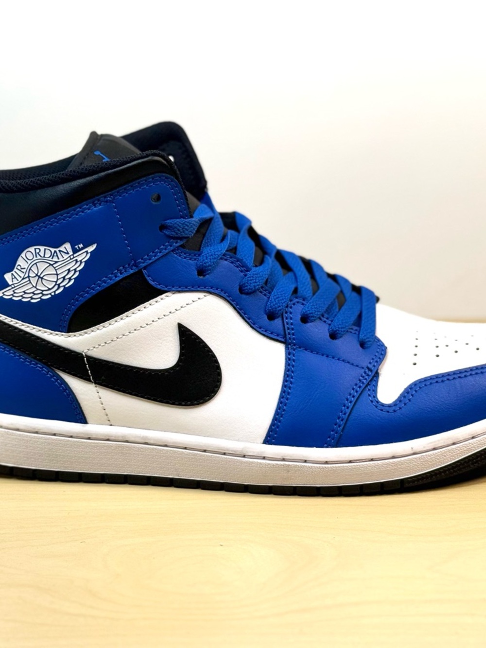 Nike Jordan 1 Retro Mid Game Royal